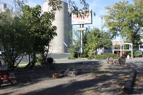 Top Hat Motel