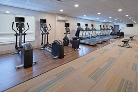 Holiday Inn Express & Suites Seattle-Sea-Tac Airport