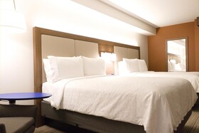 Holiday Inn Express & Suites Seattle-Sea-Tac Airport