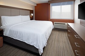 Holiday Inn Express & Suites Seattle-Sea-Tac Airport