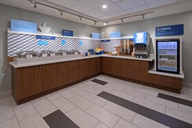 Holiday Inn Express & Suites Seattle-Sea-Tac Airport