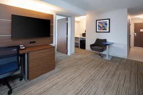 Holiday Inn Express & Suites Seattle-Sea-Tac Airport