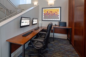 Holiday Inn Express & Suites Seattle-Sea-Tac Airport