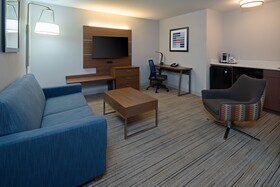 Holiday Inn Express & Suites Seattle-Sea-Tac Airport
