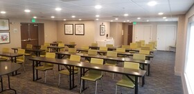 Holiday Inn Express & Suites Seattle-Sea-Tac Airport