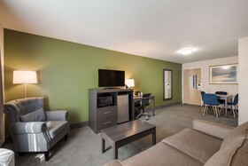 SureStay Plus Hotel by Best Western SeaTac Airport