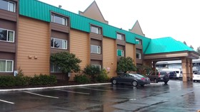 Sutton Suites Hotel