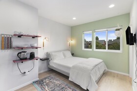Ballard's Sweet Suites