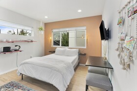 Ballard's Sweet Suites