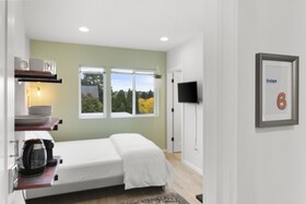 Ballard's Sweet Suites