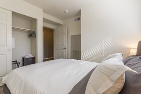 Domicile Suites At Elliott Bayview