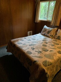 Curley's Resort & Dive Center