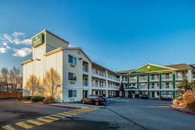 HomeTowne Studios Spokane - Valley