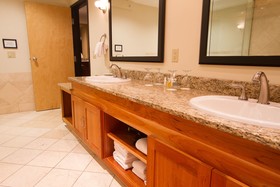 Mirabeau Park Hotel & Convention Center