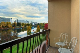 Oxford Suites Spokane