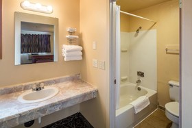 Howard Johnson by Wyndham Spokane