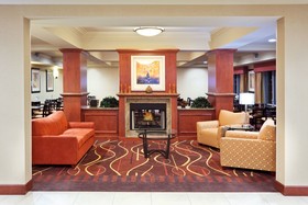 Holiday Inn Express Hotel & Suites Sumner