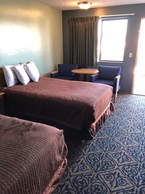 Sumner Motor Inn