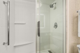 Holiday Inn Express & Suites Tacoma