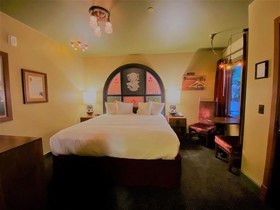 McMenamins Elk Temple