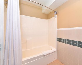 Quality Inn & Suites Tacoma - Seattle