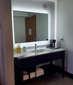 Thea Tacoma, Ascend Hotel Collection