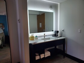 Thea Tacoma, Ascend Hotel Collection