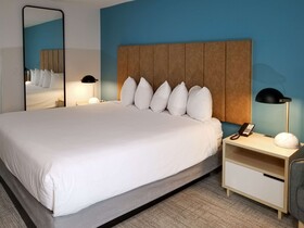 Thea Tacoma, Ascend Hotel Collection