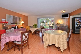 Sunrise Garden Suites
