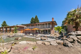 Sunrise Garden Suites