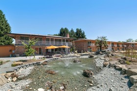 Sunrise Garden Suites