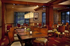 Courtyard by Marriott Seattle Sea-Tac Area