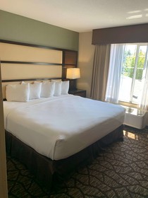 Best Western Plus Vancouver Mall Dr. Hotel & Suites
