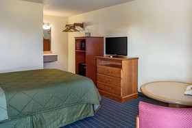 Super 8 by Wyndham Vancouver East