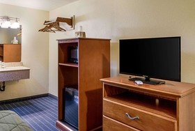 Super 8 by Wyndham Vancouver East