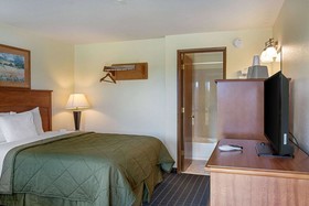 Super 8 by Wyndham Vancouver East