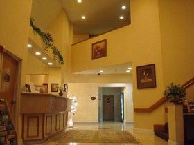 Howard Johnson by Wyndham Vancouver Hotel & Suites