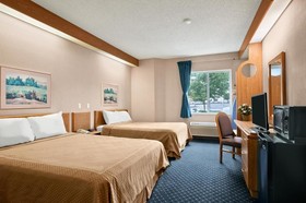 Howard Johnson by Wyndham Vancouver Hotel & Suites