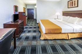 Quality Inn & Suites Vancouver North