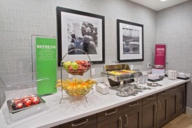 Hampton Inn & Suites-Seattle Woodinville WA