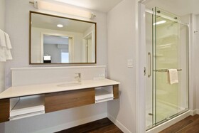 Hampton Inn & Suites-Seattle Woodinville WA