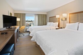 Hampton Inn & Suites-Seattle Woodinville WA