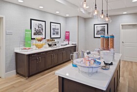 Hampton Inn & Suites-Seattle Woodinville WA