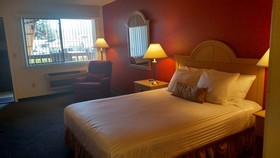 Lewis River Inn
