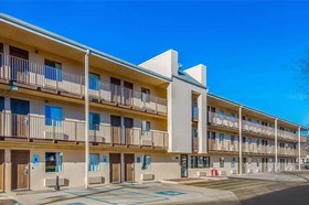 Days Inn by Wyndham Charleston WV