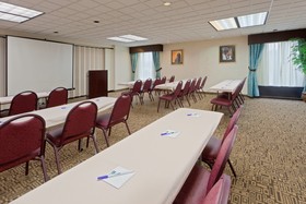 Holiday Inn Express Hotel & Suites Charleston - Southridge