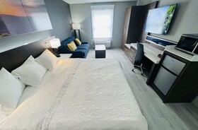 Luxor Inn & Suites, a Travelodge by Wyndham