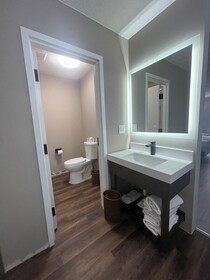 Luxor Inn & Suites, a Travelodge by Wyndham