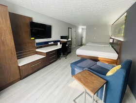 Luxor Inn & Suites, a Travelodge by Wyndham
