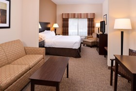 Holiday Inn Express Hotel & Suites Fairmont